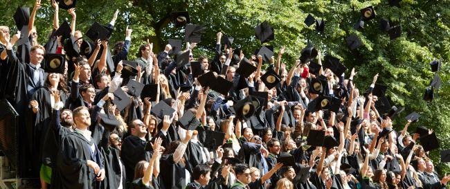 Grad Alumni 6 Graduating students on the lawn